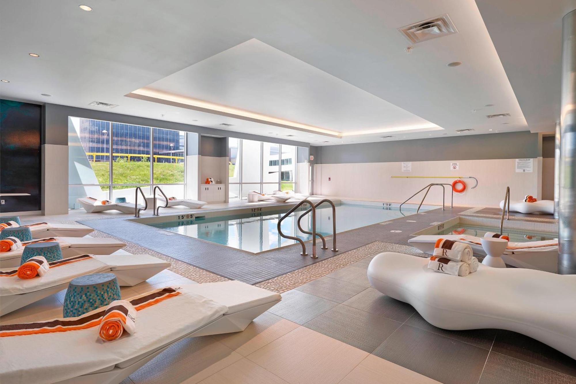 Renaissance Edmonton Airport Hotel Ниску Экстерьер фото