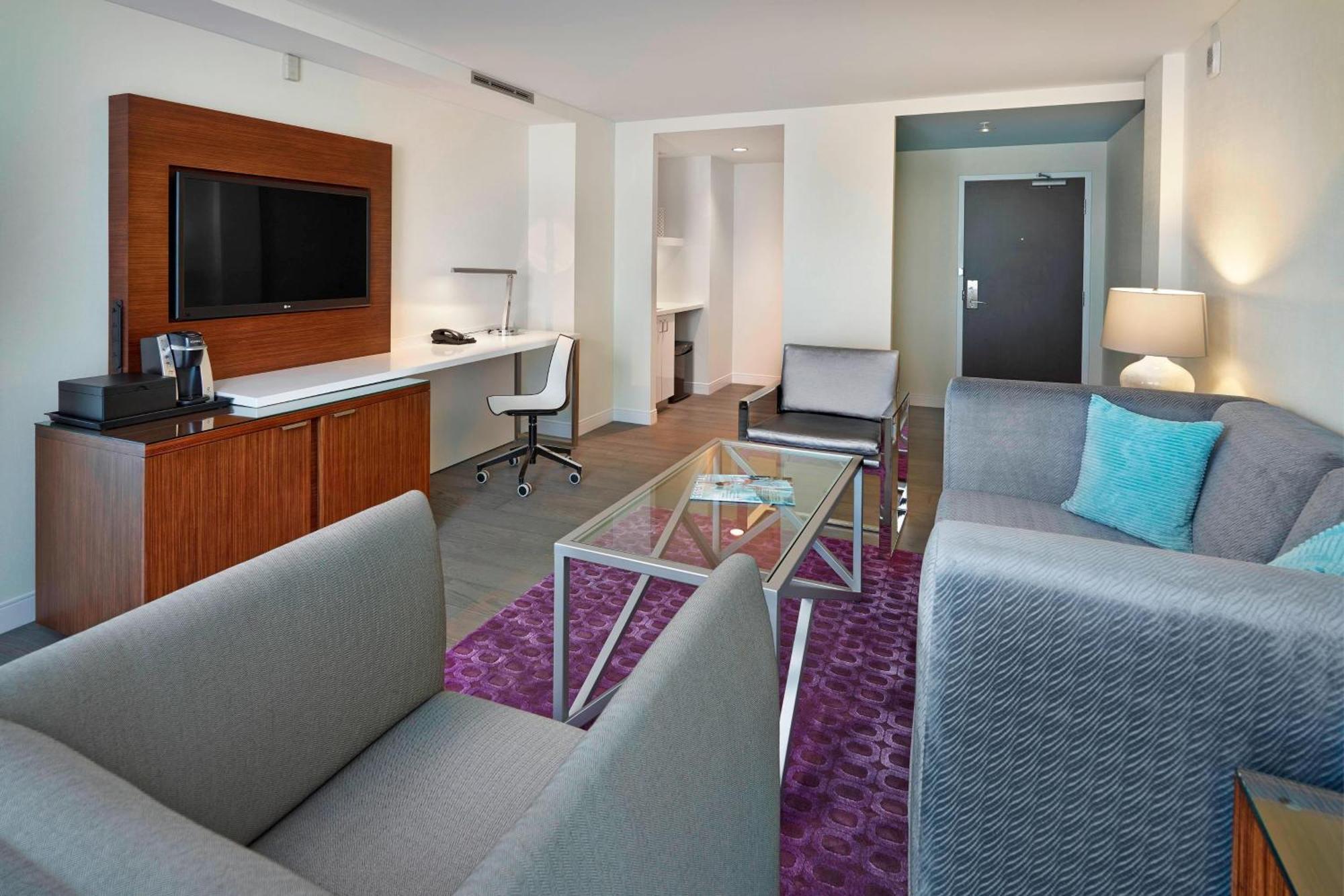 Renaissance Edmonton Airport Hotel Ниску Экстерьер фото
